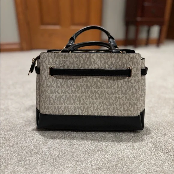 Michael Kors Small Reed Satchel - Picture 2 of 10